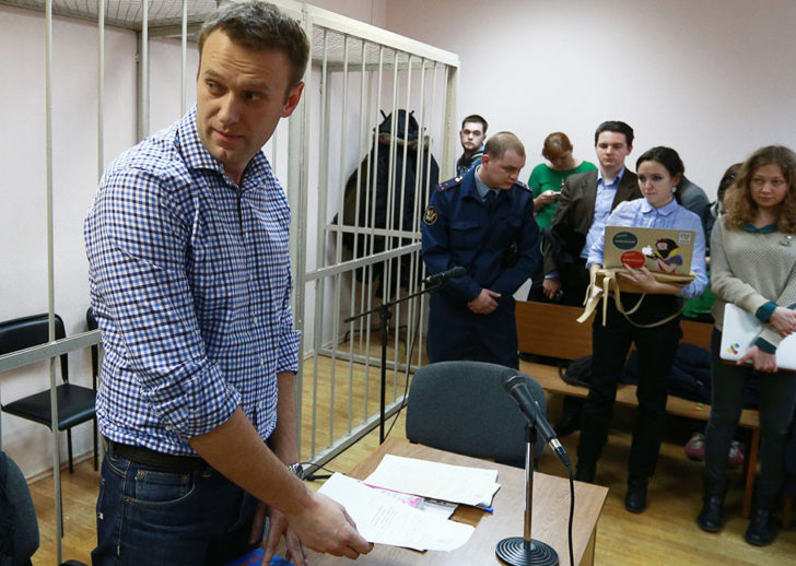 Навальный приговорен к 5 годам лишения свободы